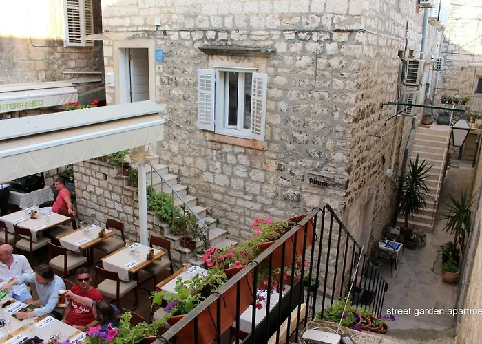 דירה Street Garden